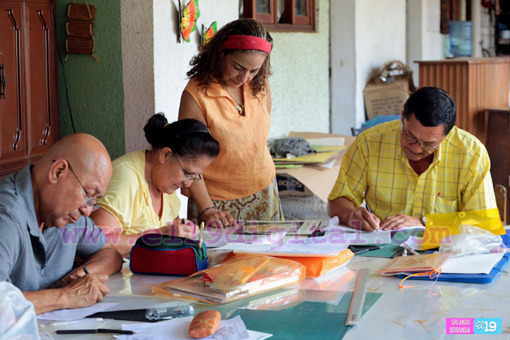Conozca las manos &ldquo;Manos Creativas&rdquo; de do&ntilde;a Nydia