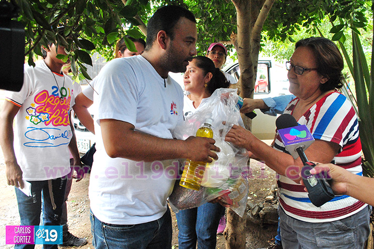 En el mes de las Madres, Gobierno entrega miles de paquetes alimentarios