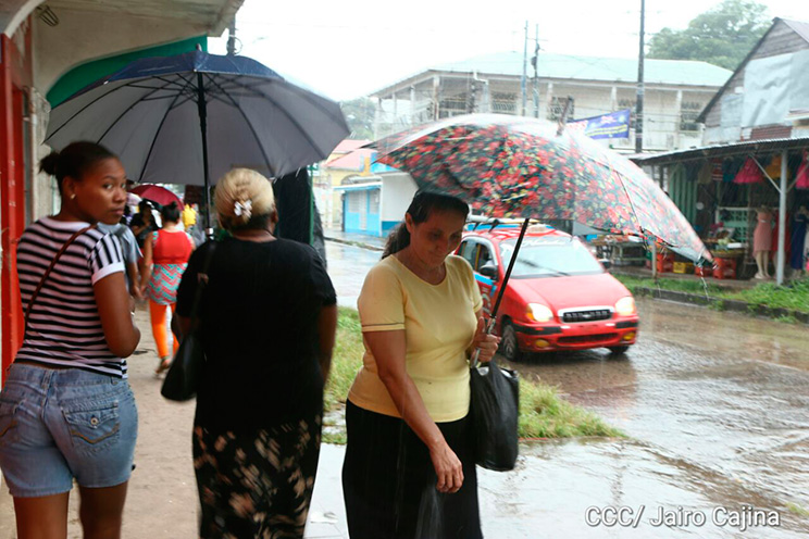 Realizan evacuaciones en el Caribe ante la amenaza de Otto
