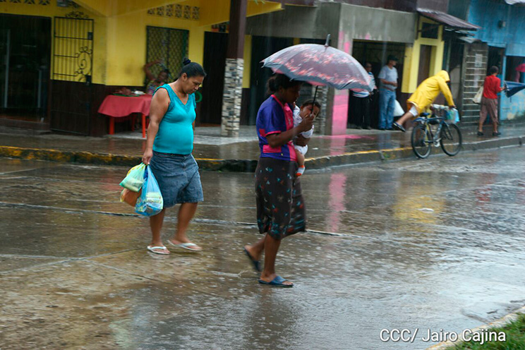 Realizan evacuaciones en el Caribe ante la amenaza de Otto