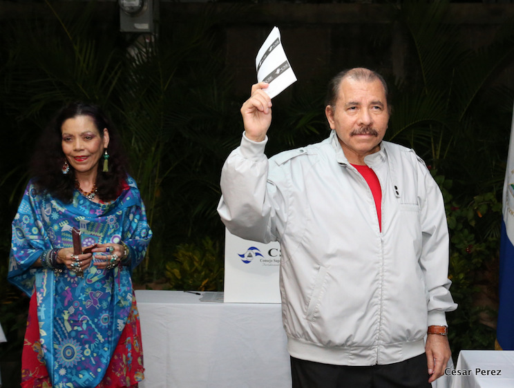 Daniel y Rosario Votan