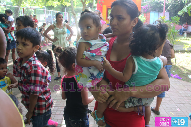 Ni&ntilde;ez disfruta de la alegr&iacute;a de vivir en paz