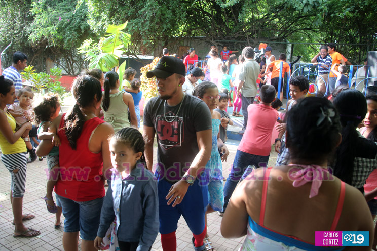 Ni&ntilde;ez disfruta de la alegr&iacute;a de vivir en paz