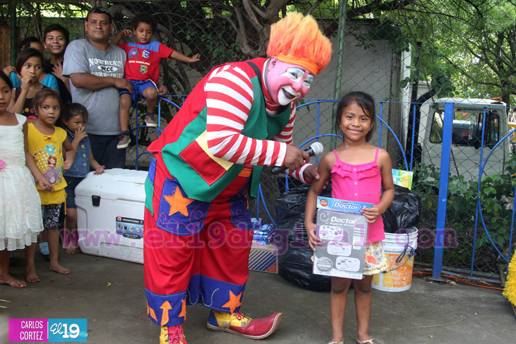 Ni&ntilde;ez disfruta de la alegr&iacute;a de vivir en paz