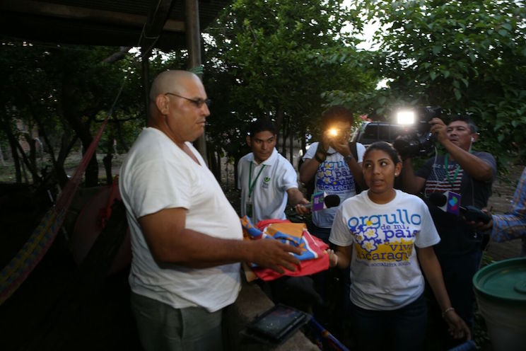 Entrega ayuda