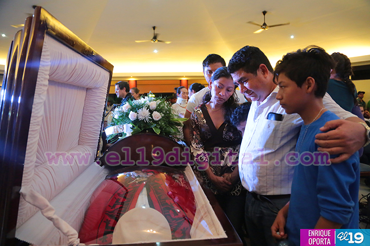 Homenaje a Valent&iacute;n Castillo
