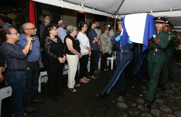 Vela del compañero René Núñez en León