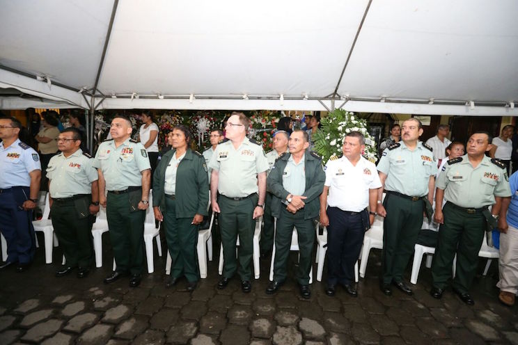Vela del compañero René Núñez en León