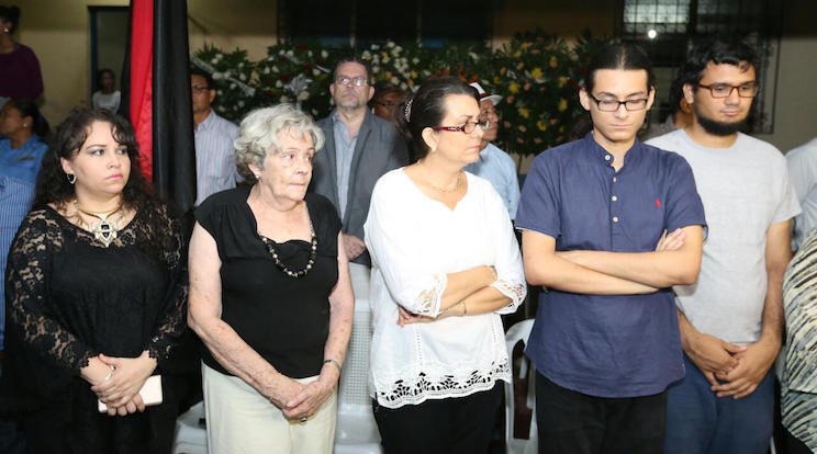 Vela del compañero René Núñez en León