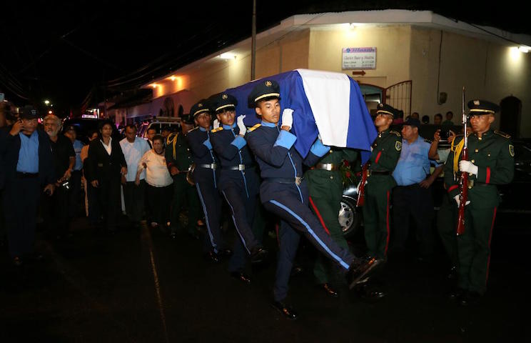 Vela del compañero René Núñez en León