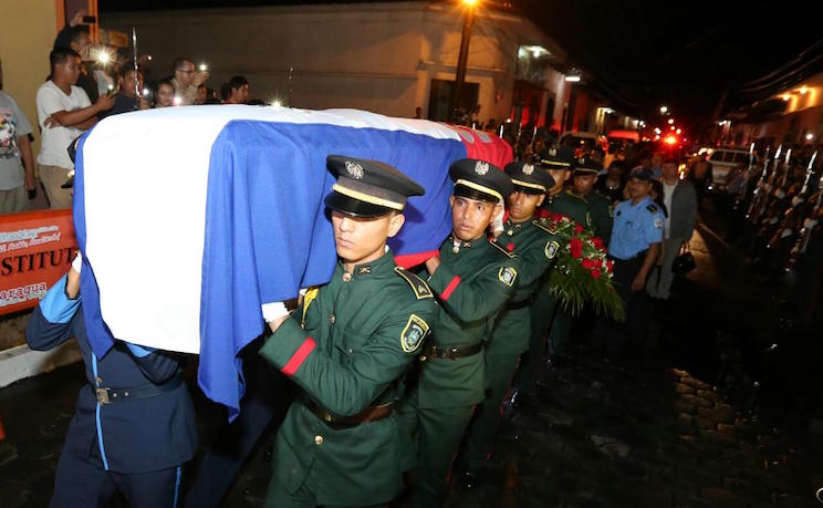 Vela del compañero René Núñez en León