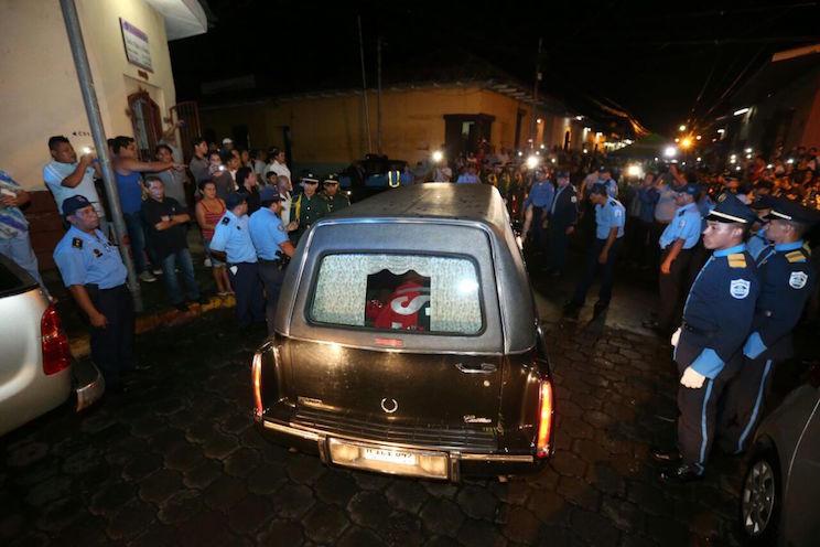 Vela del compañero René Núñez en León