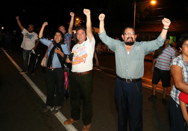 Vela del compañero René Núñez en León