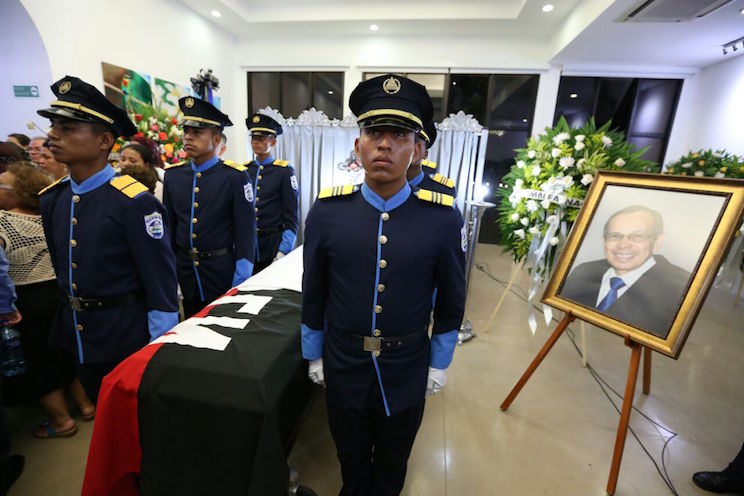 vela de cuerpo presente del compañero René Núñez Téllez