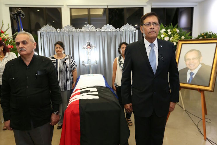 vela de cuerpo presente del compañero René Núñez Téllez