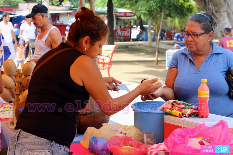 Alegre feria dominical de la economía familiar en Tipitapa