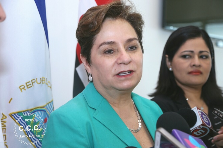 embajadora