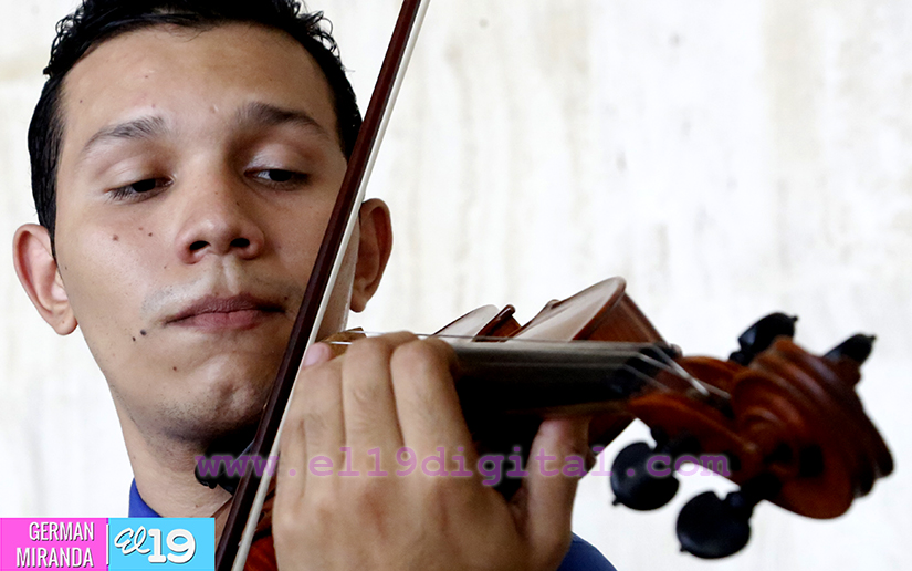 zuriel_violin