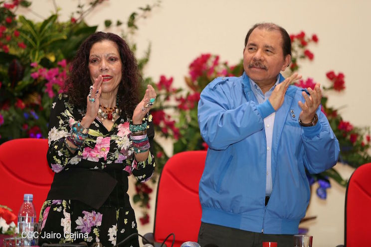 Homenaje a Tom&aacute;s