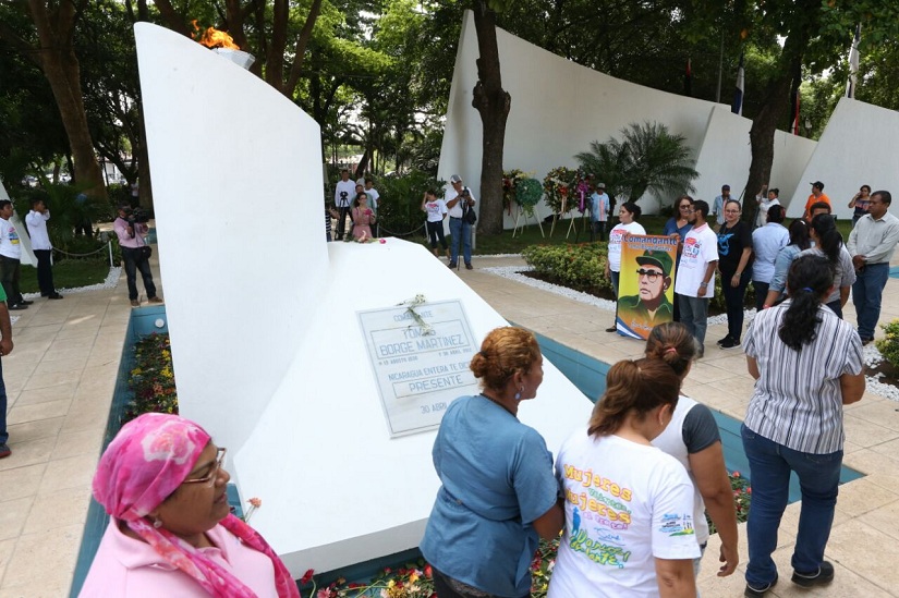 homenaje_tomas