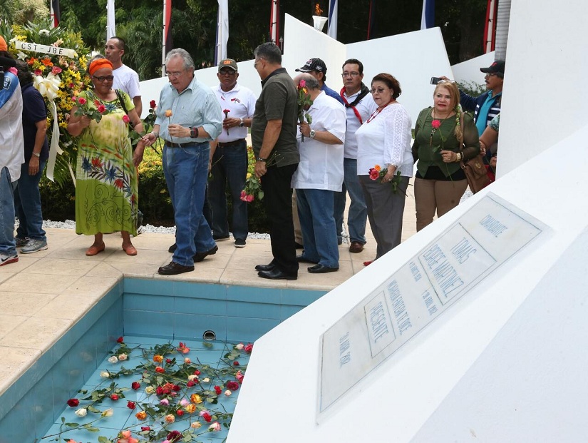 homenaje_tomas