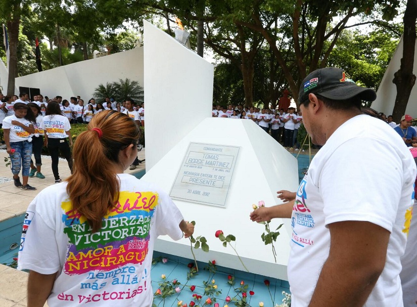 homenaje_tomas