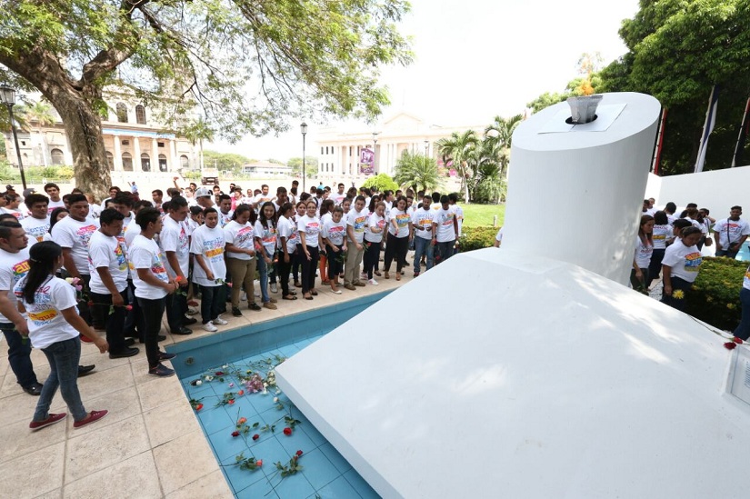 homenaje_tomas