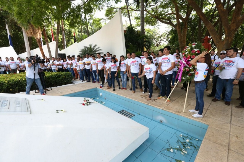 homenaje_tomas