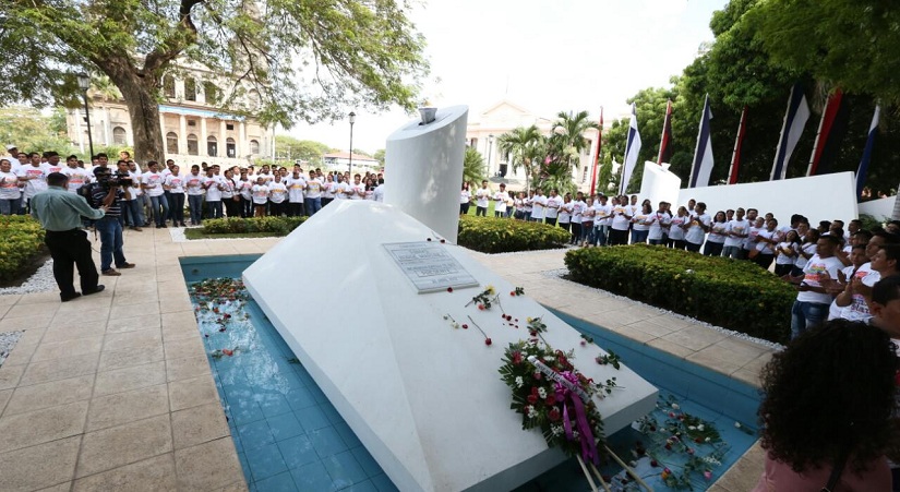 homenaje_tomas