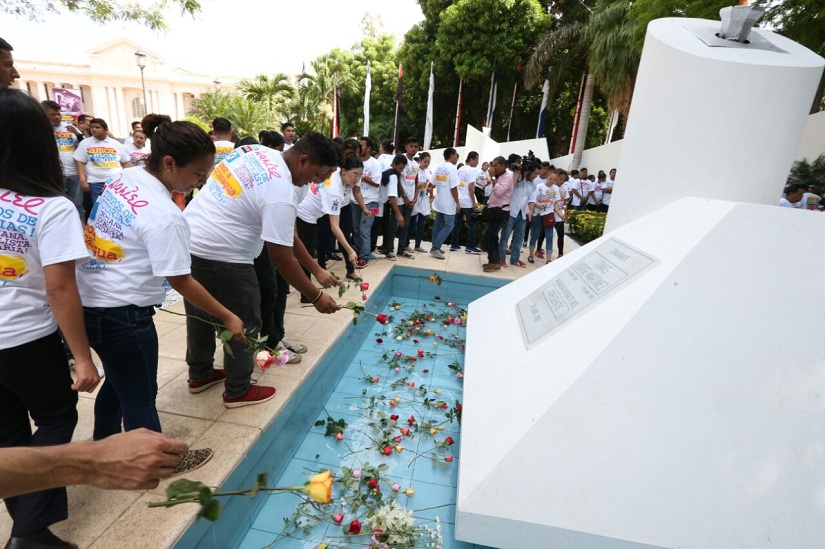 homenaje_tomas