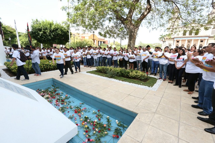 homenaje_tomas