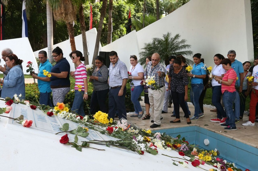 homenaje_tomas