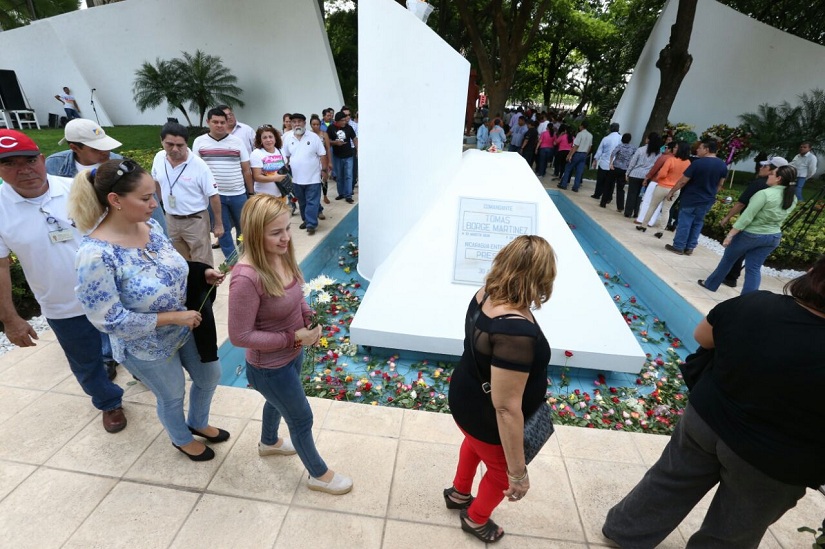 homenaje_tomas