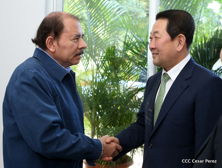 Presidente Daniel con Vicepresidente de Asamblea de la Rep&uacute;blica de Corea