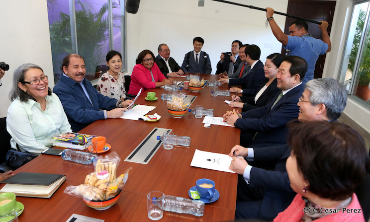 Presidente Daniel con Vicepresidente de Asamblea de la Rep&uacute;blica de Corea