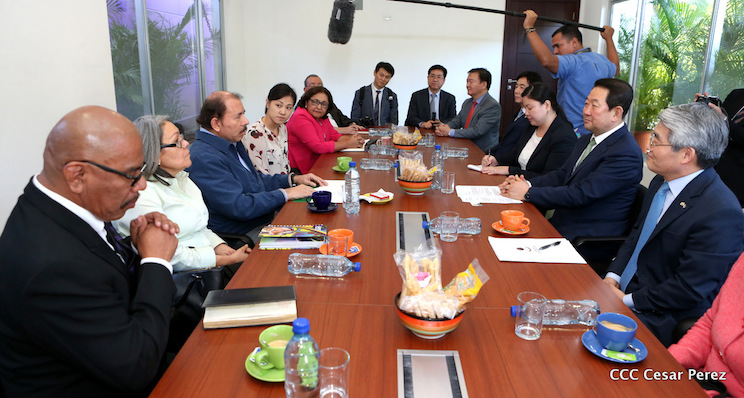 Presidente Daniel con Vicepresidente de Asamblea de la Rep&uacute;blica de Corea