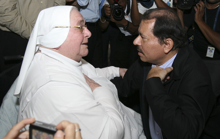 Sor María Rachela y Presidente Daniel Ortega