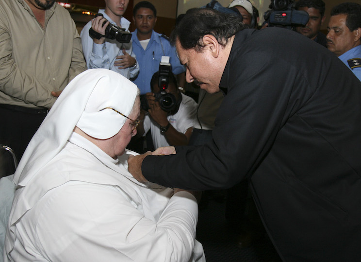 Sor María Rachela y Presidente Daniel Ortega