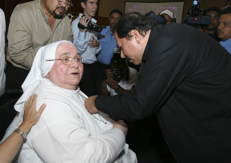 Sor María Rachela y Presidente Daniel Ortega