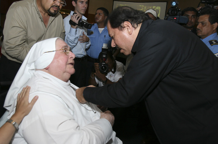 Sor María Rachela y Presidente Daniel Ortega
