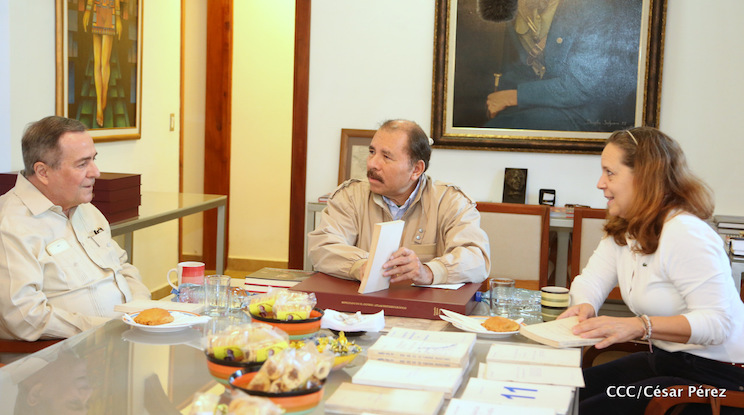 Daniel Ortega y Carlos Arg&uuml;ello