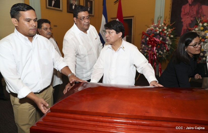dos_homenaje_miguel