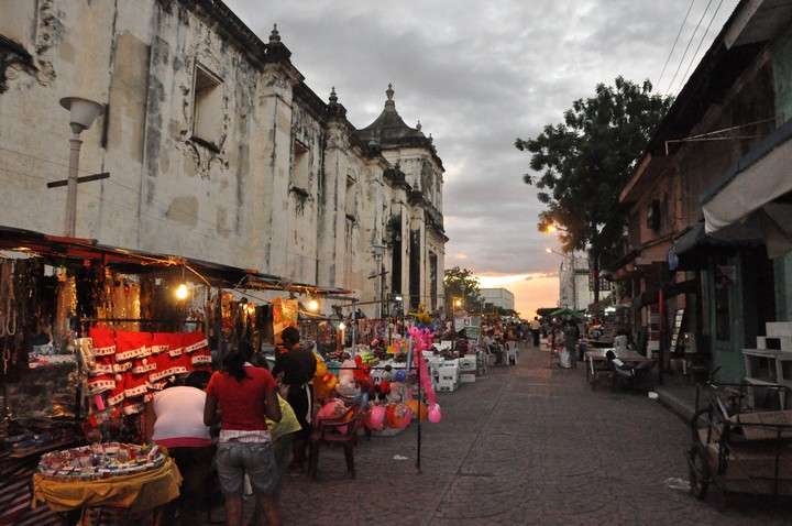 Le&oacute;n