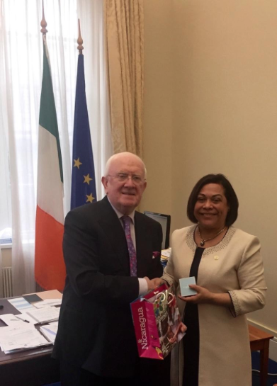 Embajadora Irlanda