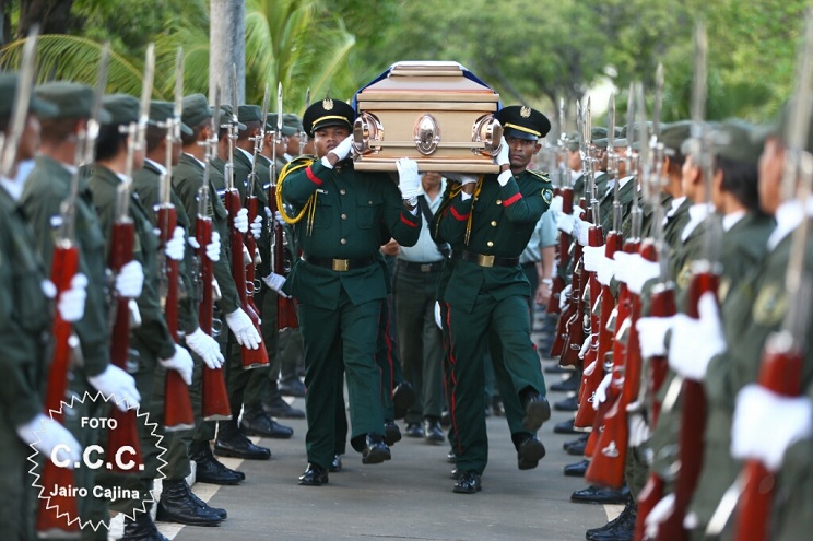 homenaje-postumo
