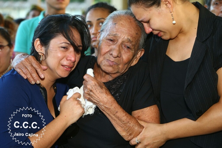 homenaje-postumo