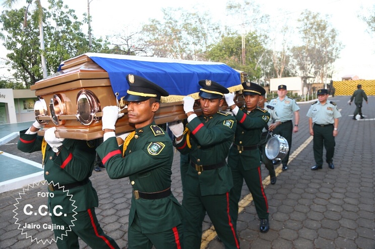 homenaje-postumo