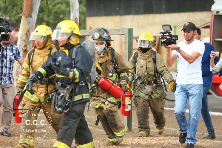 mujeres-bomberas