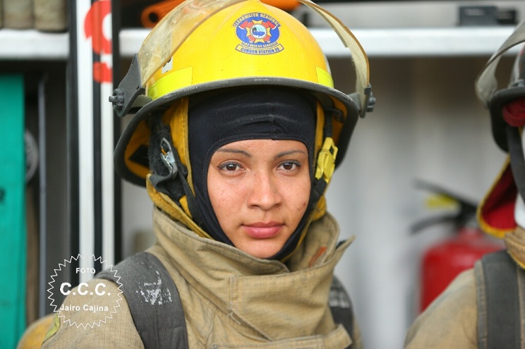 mujeres-bomberas