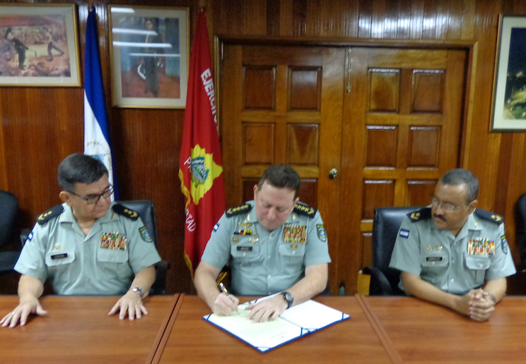 Ej&eacute;rcito